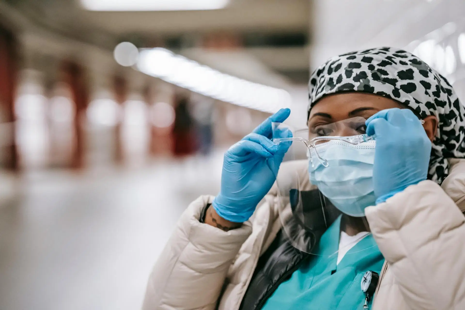 An image of a nurse wearing PPE